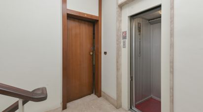 Three-room apartment of 82 m² in Torino (10154)