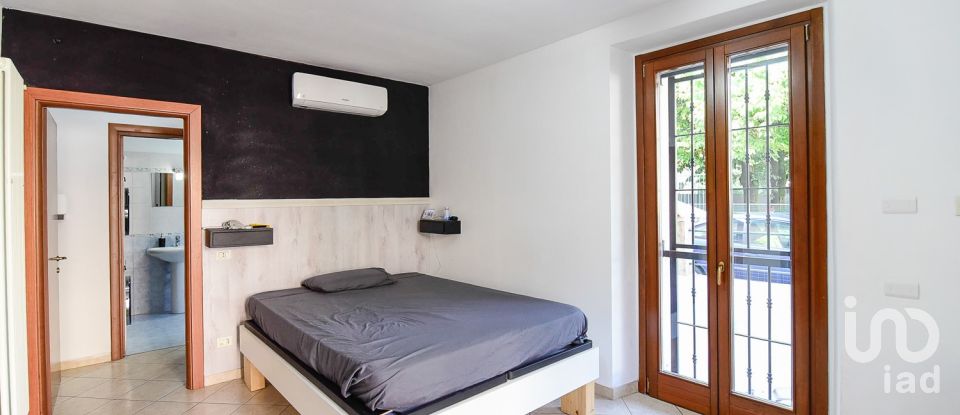 One-room apartment of 89 m² in Turate (22078)