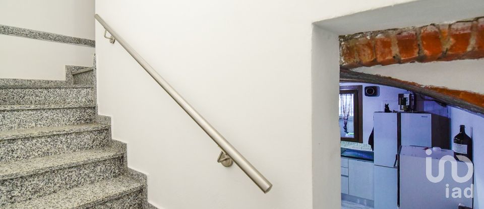 One-room apartment of 89 m² in Turate (22078)