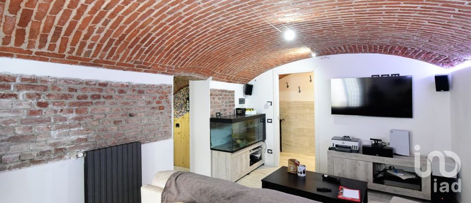 One-room apartment of 89 m² in Turate (22078)