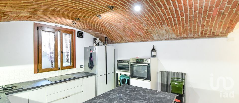 One-room apartment of 89 m² in Turate (22078)