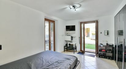 Monolocale di 89 m² a Turate (22078)