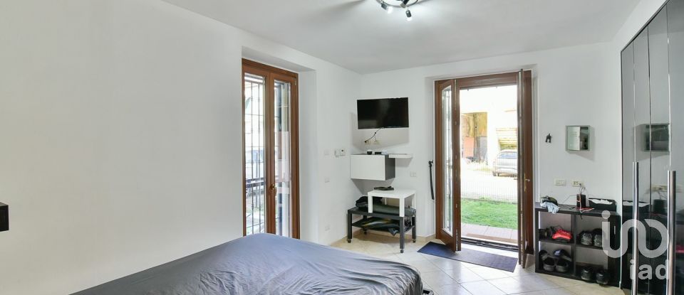 One-room apartment of 89 m² in Turate (22078)