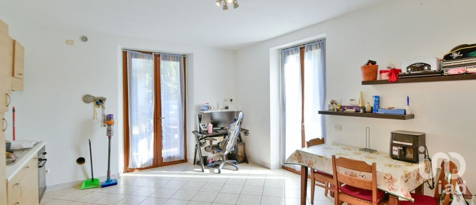 Appartamento 0 locali di 95 m² a Turate (22078)