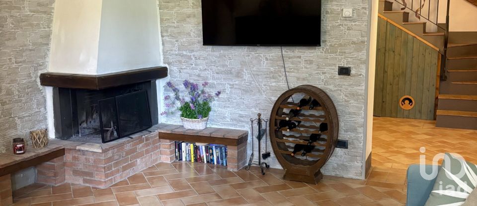 Farm 9 rooms of 239 m² in Volterra (56048)