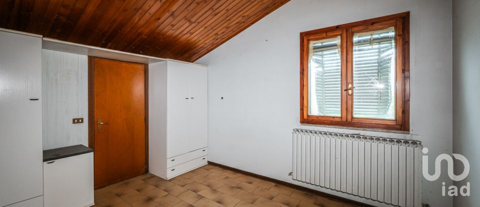 Three-room apartment of 107 m² in Finale Emilia (41034)