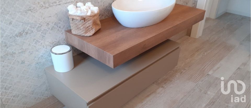 Casale 4 locali di 120 m² in Ponti sul Mincio (46040)