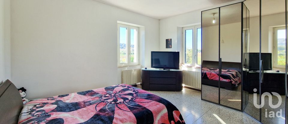 House 13 rooms of 188 m² in Corridonia (62014)