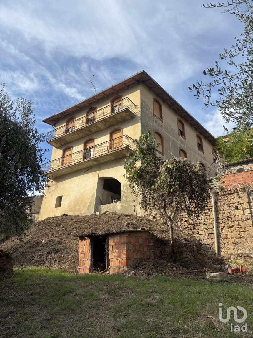 Casa indipendente 11 locali di 510 m² in Rapolano Terme (53040)