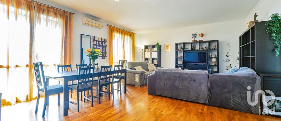 Quadrilocale di 139 m² a Besana in Brianza (20842)