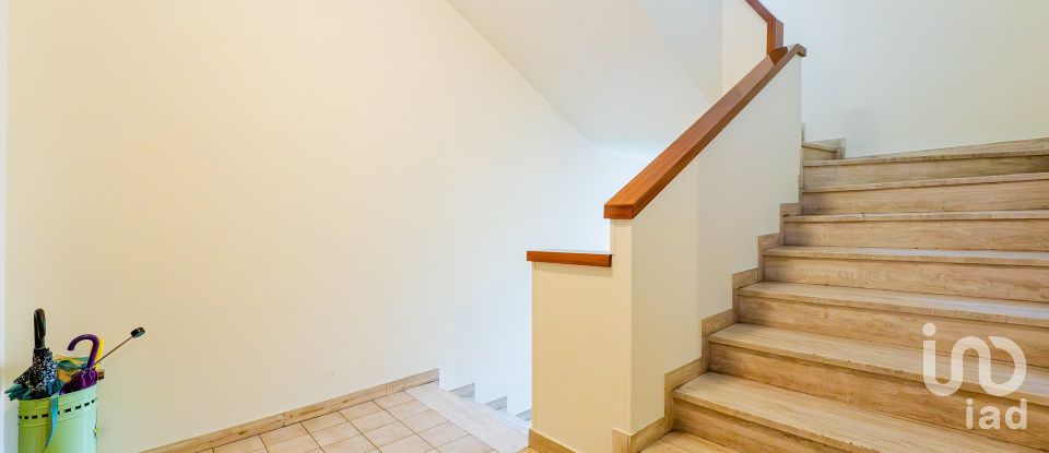 Quadrilocale di 139 m² a Besana in Brianza (20842)