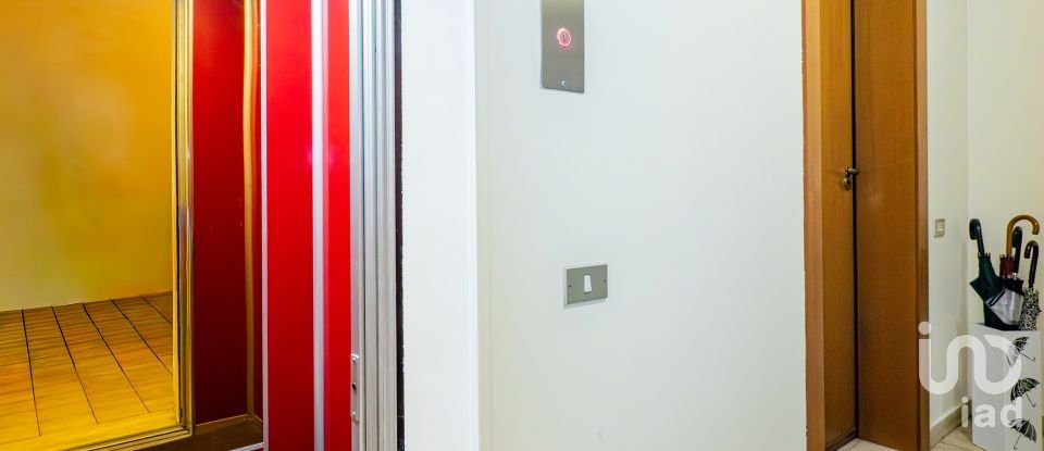 Quadrilocale di 139 m² a Besana in Brianza (20842)