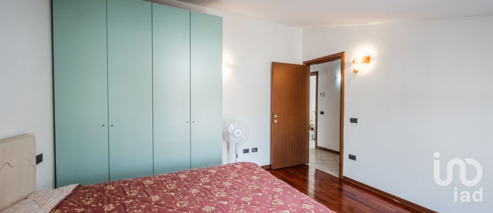 Four-room apartment of 87 m² in Moglia (46024)