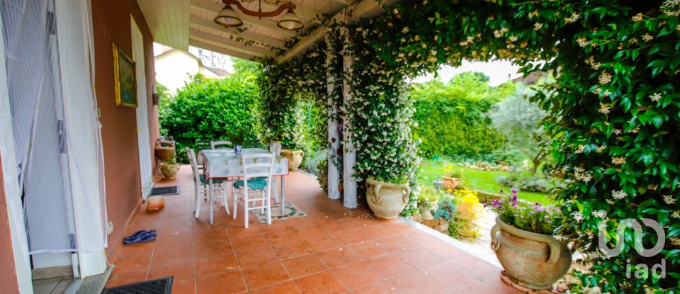 House 6 rooms of 200 m² in Montanaro (10017)