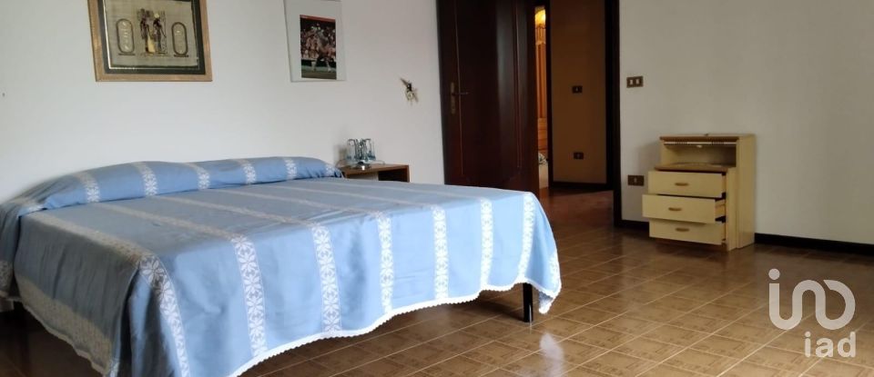 Negozio / locale commerciale di 1.697 m² in Monte Porzio (61040)