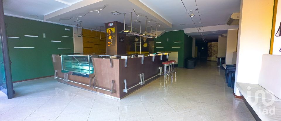 Negozio / locale commerciale di 200 m² in Bastia Umbra (06083)