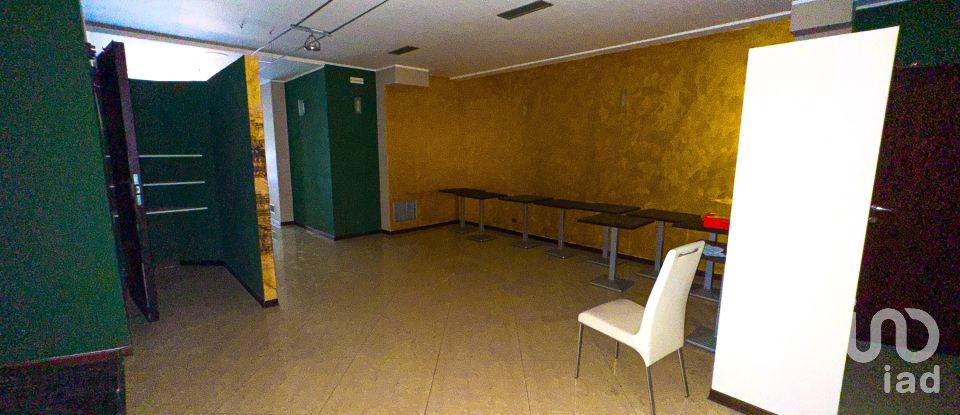 Negozio / locale commerciale di 200 m² in Bastia Umbra (06083)