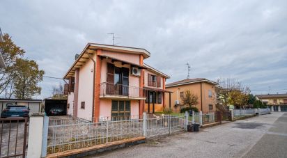 Casale 4 locali di 185 m² in Concordia sulla Secchia (41033)