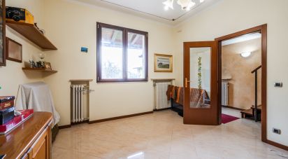 Casale 4 locali di 185 m² in Concordia sulla Secchia (41033)