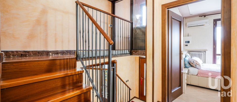 Casale 4 locali di 185 m² in Concordia sulla Secchia (41033)