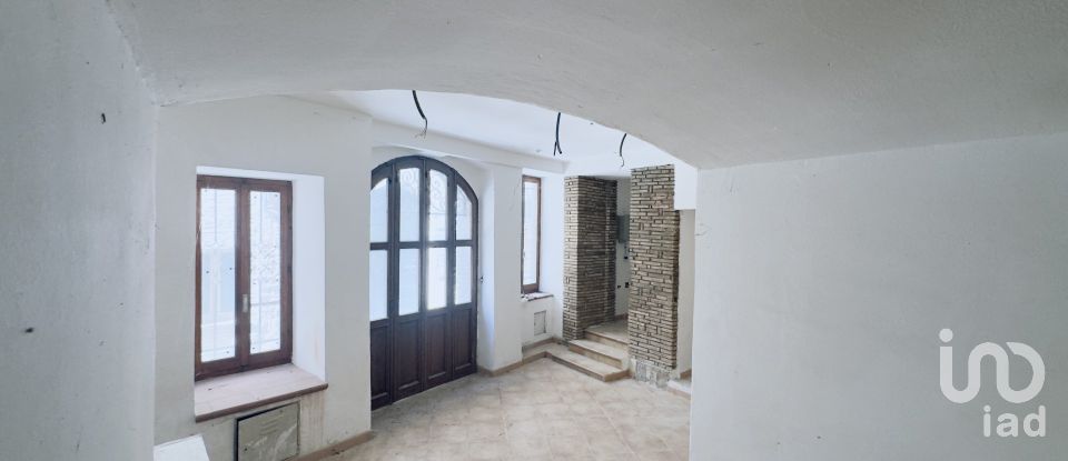 Hotel-ristorante di 1.125 m² in Spello (06038)