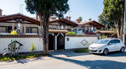 Villa a schiera 5 locali di 120 m² in Roma (00124)