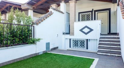 Villa a schiera 5 locali di 120 m² in Roma (00124)