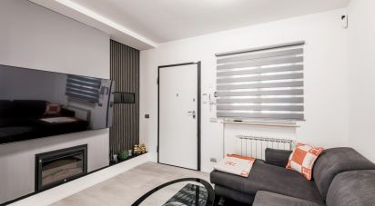 Villa a schiera 5 locali di 120 m² in Roma (00124)