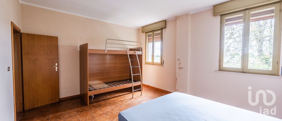 Townhouse 5 rooms of 200 m² in San Felice sul Panaro (41038)