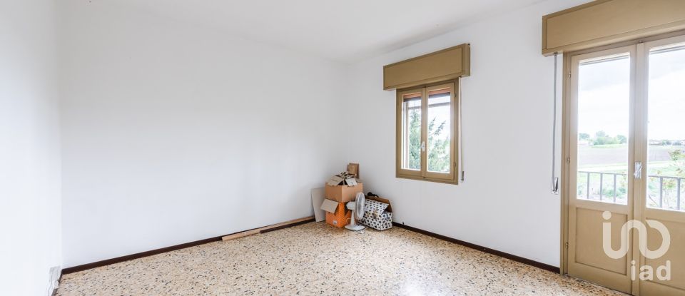 Townhouse 5 rooms of 200 m² in San Felice sul Panaro (41038)