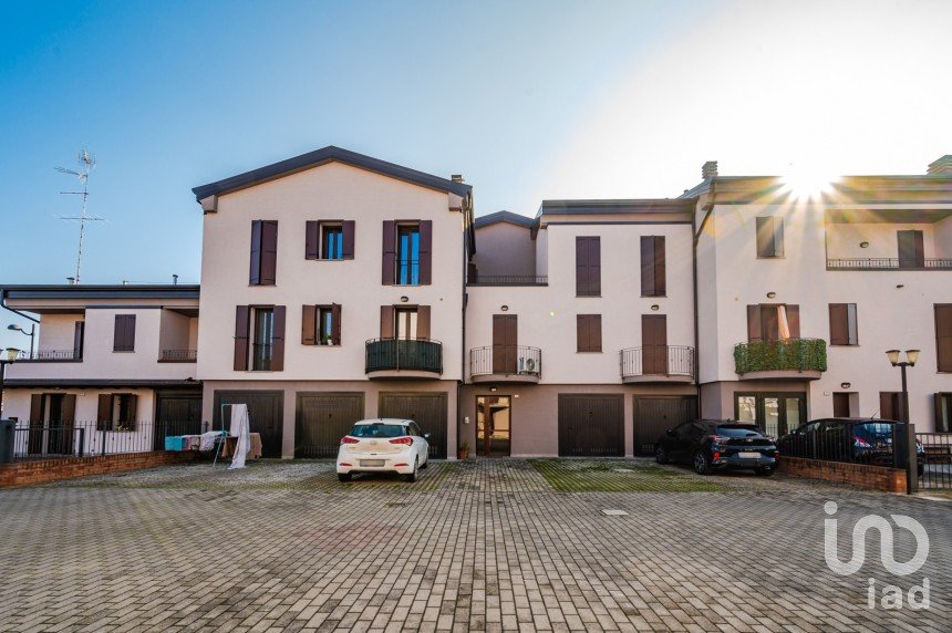 Three-room apartment of 85 m² in Finale Emilia (41035)
