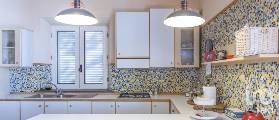 House 7 rooms of 320 m² in Cingoli (62011)