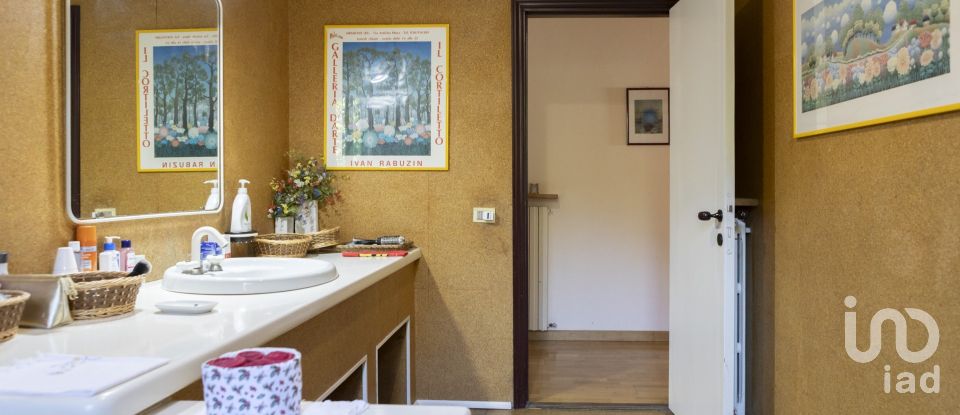 House 7 rooms of 320 m² in Cingoli (62011)