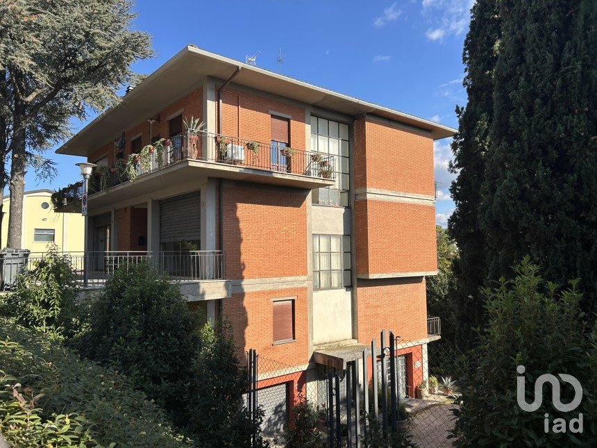 Trilocale di 75 m² a Montefalco (06036)