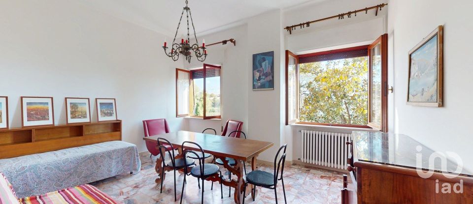 Trilocale di 75 m² a Montefalco (06036)