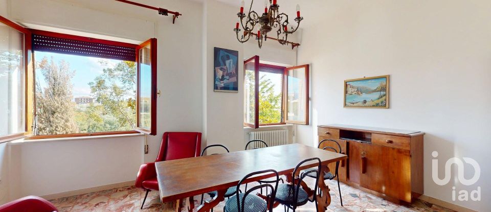 Trilocale di 75 m² a Montefalco (06036)