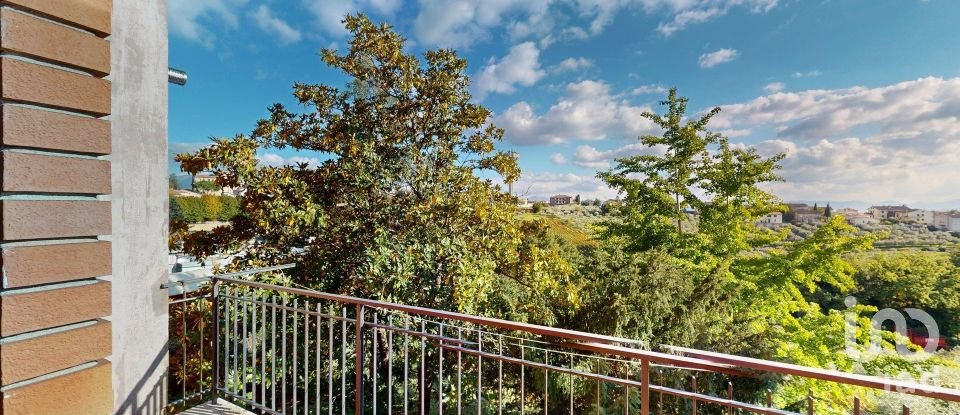 Trilocale di 75 m² a Montefalco (06036)