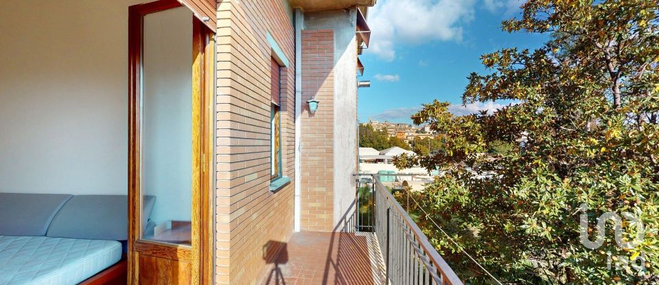 Trilocale di 75 m² a Montefalco (06036)