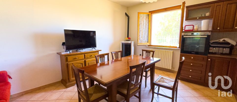 Casa indipendente 9 locali di 240 m² in Assisi (06081)