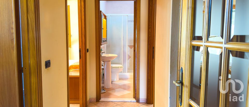 Casa indipendente 9 locali di 240 m² in Assisi (06081)