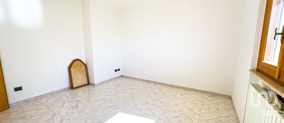 Casa indipendente 9 locali di 240 m² in Assisi (06081)