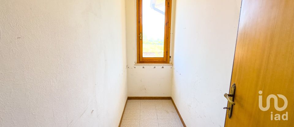 Casa indipendente 9 locali di 240 m² in Assisi (06081)