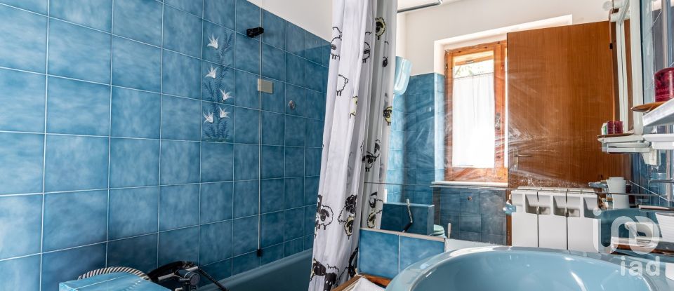 House 12 rooms of 485 m² in Assisi (06081)