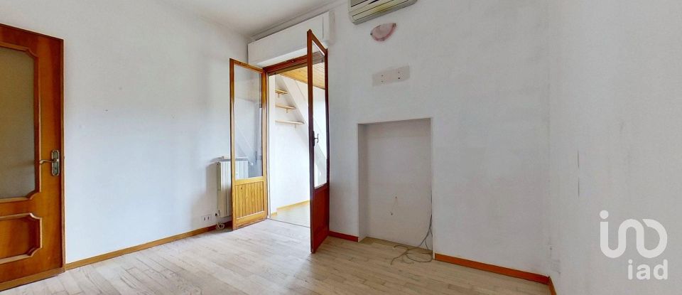 Three-room apartment of 100 m² in Mele (16010)
