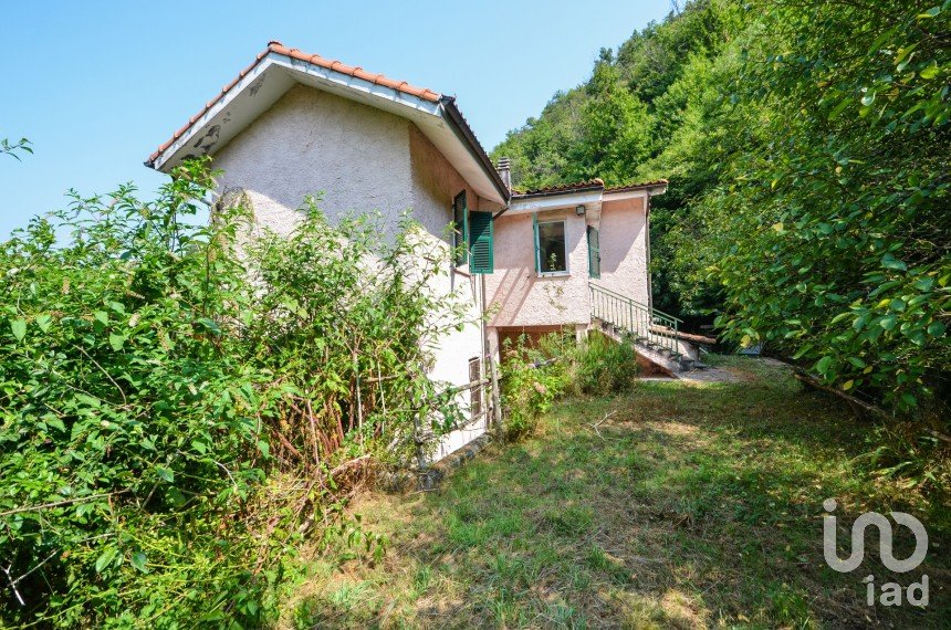 Casa indipendente / Villa 8 locali di 150 m² in Dego (17058)
