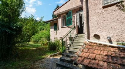 Casa indipendente / Villa 8 locali di 150 m² in Dego (17058)