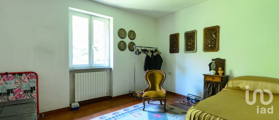 Casa indipendente / Villa 8 locali di 150 m² in Dego (17058)