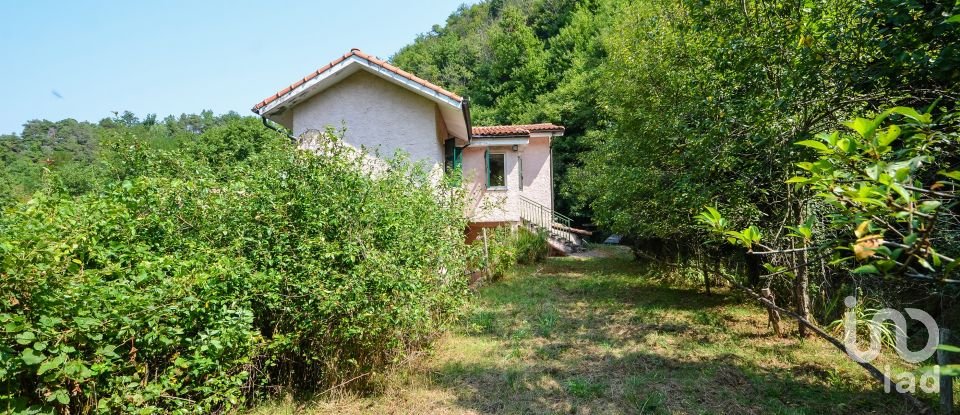 Casa indipendente / Villa 8 locali di 150 m² in Dego (17058)