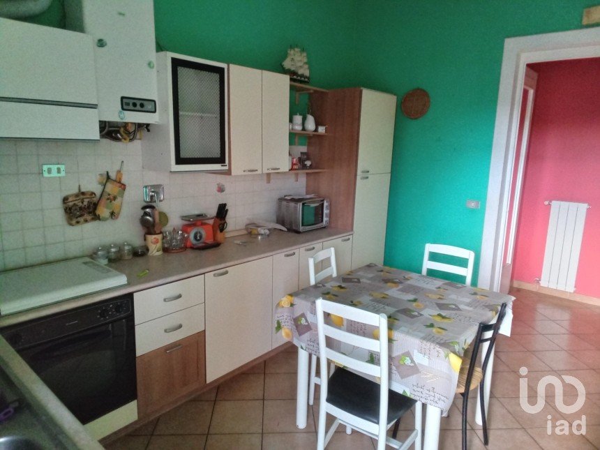Four-room apartment of 93 m² in Valenza (15048)