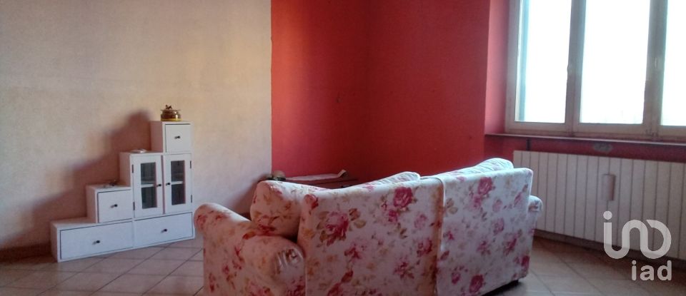 Four-room apartment of 93 m² in Valenza (15048)
